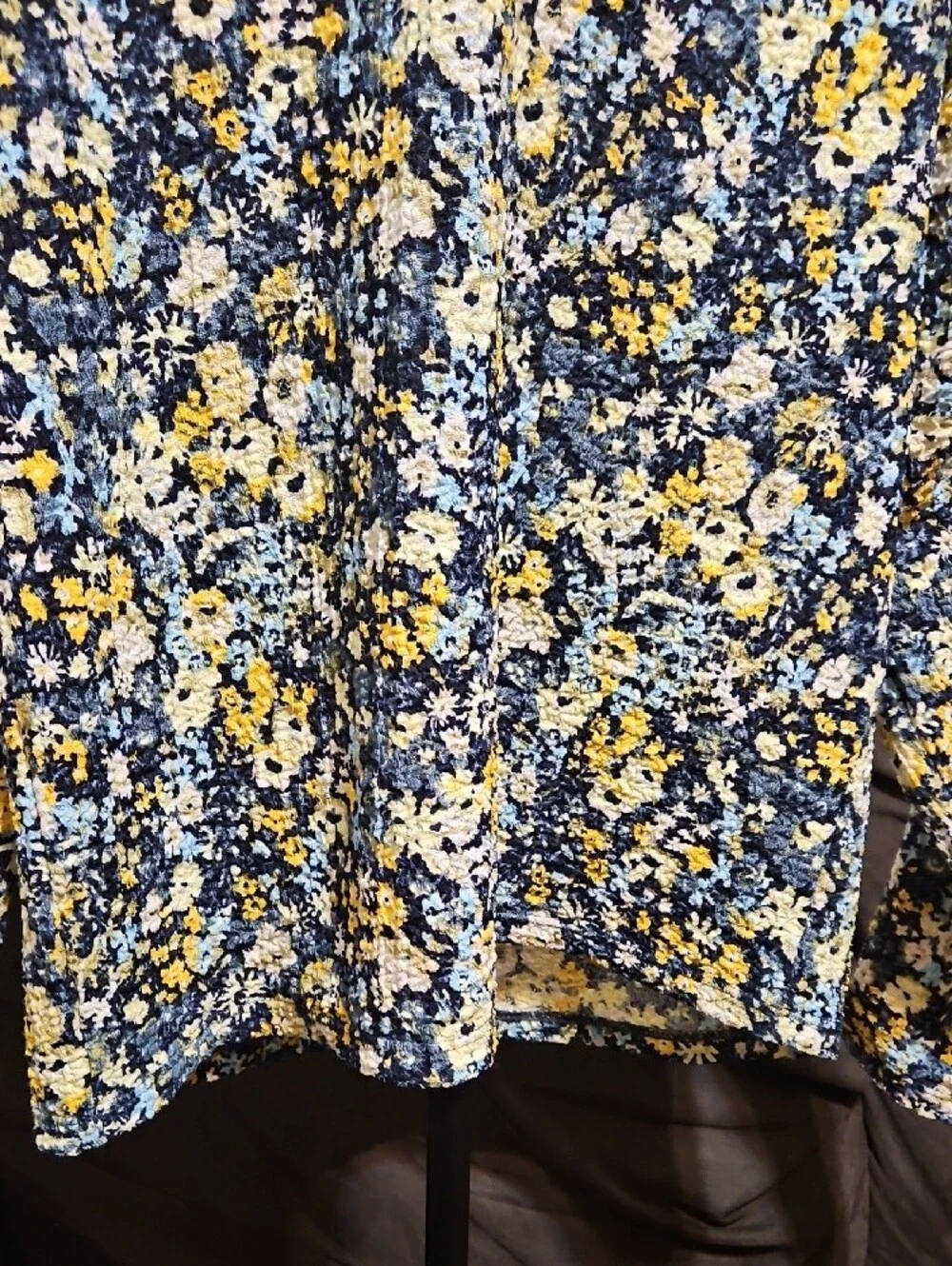 LOFT Navy, Yellow & White Floral Puff-Sleeve V-Neck Top